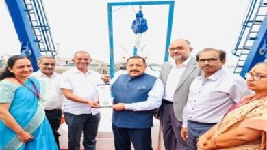 Photo of Har Ghar Tiranga: डॉ. जितेंद्र सिंह ने जहाज के बोर्ड पर तिरंगा ध्वज फहराया, ‘हर घर तिरंगा’ अभियान का ‘हर जहाज तिरंगा’ तक विस्तार किया