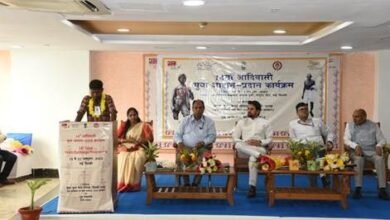 Photo of हम अपने युवाओं को सीमा पर स्थित विभिन्न गांवों में भेजने और वहां कम से कम उनके एक दिन बिताने की योजना बना रहे हैं: श्री अनुराग सिंह ठाकुर