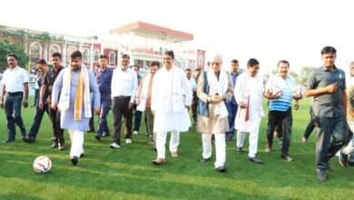 Photo of उमाकांत मिनी स्टेडियम में सिंथेटिक टर्फ फुटबॉल मैदान का उद्घाटन, खेलकूद युवा समाज को नशे की आदत से दूर करके