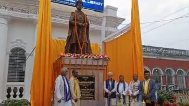 Photo of बीरचंद्र स्टेट सेंट्रल लाइब्रेरी में महाराजा वीरचंद्र माणिक्य की प्रतिमा का अनावरण
