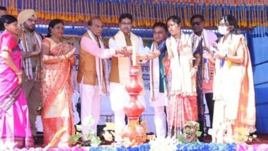 Photo of भरतचंद्रनगर प्रखंड में नवनिर्मित दो मंजिला पक्के भवन का लोकार्पण वर्तमान सरकार जनता के कल्याण के अलावा कुछ नहीं चाहती : मुख्यमंत्री