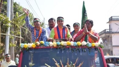 Photo of बीजेपी प्रत्याशी प्रतिमा भौमिक ने आखिरी दिन धनपुर सीट से नामांकन दाखिल किया