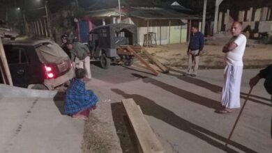 Photo of कार सहित लकड़ी जब्त की