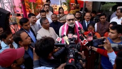 Photo of केन्‍द्रीय ग्रामीण विकास मंत्री श्री गिरिराज सिंह ने कांग्रेस के वरिष्ठ नेता राहुल गांधी को 2004-14 के यूपीए शासन और नरेन्‍द्र मोदी सरकार के 9 वर्षों के दौरान मनरेगा के लिए धन आवंटन व परिसंपत्ति निर्माण पर बहस की चुनौती दी