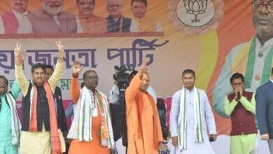 Photo of लोगों की सुरक्षा के लिए मिनी गेम खेलने के लिए कम्युनिस्टों के साथ सांठगांठ कर रही कांग्रेस: ​​योगी आदित्यनाथ