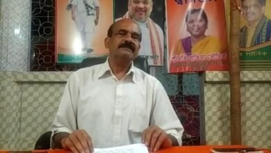 Photo of सत्ता पक्ष के पूर्व विधायक और उनका परिवार राजनीतिक आतंक से नहीं बच पा रहा है