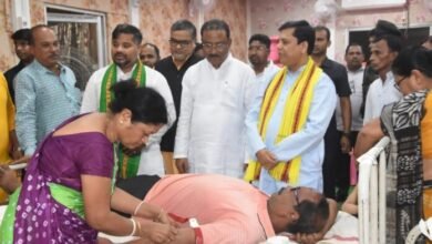 Photo of मंत्री सुशांत चौधरी ने सभी से राजनीति से ऊपर उठकर रक्तदान करने के लिए आगे आने का आह्वान किया