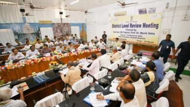 Photo of गोमती जिले में विभिन्न विभागों के विकास कार्यक्रमों की समीक्षा बैठक, लोगों की समस्याओं के समाधान के लिए मिशन मोड में कार्य करें : मुख्यमंत्री