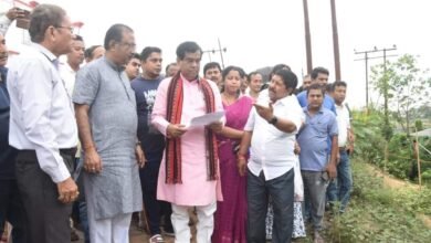 Photo of उन्होंने राजधानी के चंद्रपुर क्षेत्र के श्मशान घाट और कब्रिस्तान का दौरा किया मेयर दीपक मजुमदार