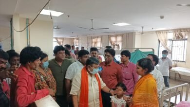 Photo of बिजली मंत्री घायल बिजली मिस्त्री का हाल जानने जीबीपी अस्पताल गए