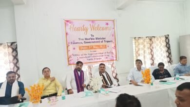 Photo of चुराईबाड़ी चेकपोस्ट का दौरा करते वित्त मंत्री व परिवहन मंत्री