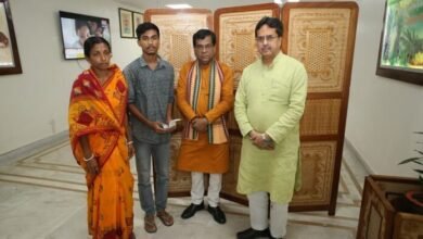 Photo of मुख्यमंत्री ने सोशल मीडिया पर मेधावी छात्रों के साथ खड़े होने का आह्वान किया