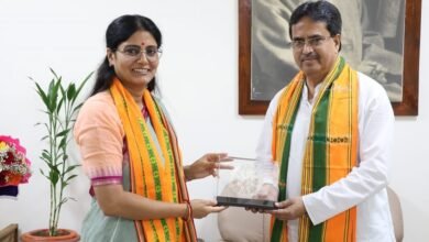 Photo of मुख्यमंत्री से केन्द्रीय उद्योग एवं वाणिज्य मंत्री की सौजन्य मुलाकात