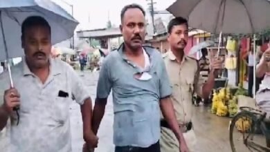 Photo of टीएसआर का एक जवान बाजार से मछली चुराते हुए रंगे हाथ पकड़ा गया