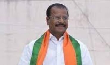 Photo of राज्यपाल इंद्रसेन रेड्डी नन्नू ने तिरुमाला मंदिर में भगवान वेंकटेश्वर के दर्शन किए