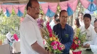 Photo of रविवार दोपहर उनकी पत्नी समेत परिवार के नौ सदस्य कैलाश पहुंचे