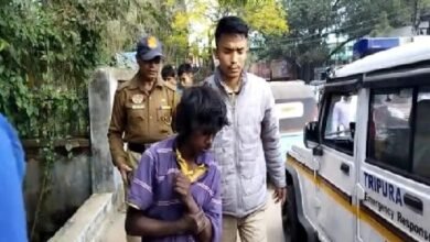 Photo of नशे में धुत एक चोर चोरी करते हुए रंगे हाथ पकड़ा गया