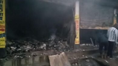 Photo of बारापत्थरी बाजार में दस दुकानें जलकर राख, करोड़ों की क्षति