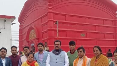 Photo of केंद्रीय पंचायती राज राज्य मंत्री ने त्रिपुरेश्वरी मंदिर का दौरा किया