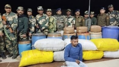 Photo of पुलिस और बीएसएफ ने मिलकर 1 को गिरफ्तार किया