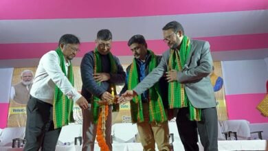 Photo of तेलियामुरा में 10 दिवसीय हस्तशिल्प प्रदर्शनी, सरकार ने हस्तशिल्प कलाकारों के सामाजिक-आर्थिक स्तर में सुधार के लिए पहल की है: रेशम उद्योग मंत्री