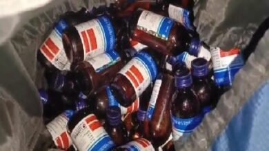 Photo of पुलिस ने राज्य से बाहर के तीन युवकों को 112 बोतल फेंसिडिल के साथ हिरासत में लिया है