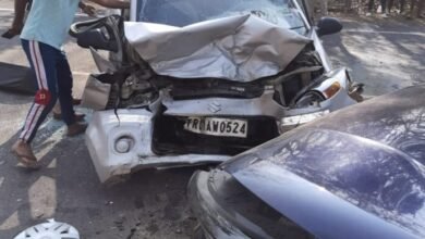 Photo of बगमा में दो वाहनों की आमने-सामने की टक्कर में 1 की मौत, 2 घायल