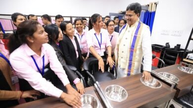 Photo of आनंदनगर में राष्ट्रीय कौशल प्रशिक्षण संस्थान का उद्घाटन, युवाओं का कौशल बढ़ाकर उन्हें रोजगार के योग्य बनायें: मुख्यमंत्री