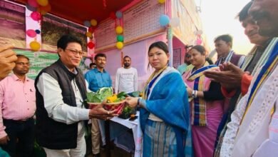 Photo of सिपाहीजला जिला स्थित 2 दिवसीय सरस मेला का उद्घाटन, स्वयं सहायता समूह राज्य के साथ-साथ ग्रामीण भारत के आर्थिक विकास में महत्वपूर्ण भूमिका निभा रहे हैं: उद्योग एवं वाणिज्य मंत्री