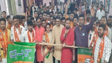 Photo of कांग्रेस छोड़कर चले गए सम्राट रॉय और उनके समर्थक बीजेपी में शामिल हो गए