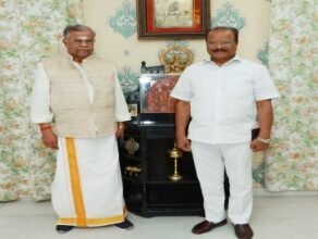 Photo of राज्यपाल से मुलाकात करते नागालैंड के राज्यपाल