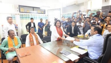 Photo of 2- त्रिपुरा पूर्व (एसटी) संसदीय क्षेत्र के लिए भाजपा उम्मीदवार का नामांकन पत्र जमा करना