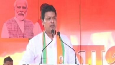 Photo of लेफ्ट के दौर में पार्टी कार्यालय के कार्यकर्ताओं ने भी लिया परिवार का फैसला, आजादी के इतने सालों बाद 2018 में त्रिपुरा की जनता को मिला आजादी का स्वाद: बिप्लब