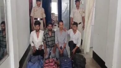 Photo of अगरतला रेलवे स्टेशन पर फेंसिडिल के साथ बिहार के चार युवक गिरफ्तार