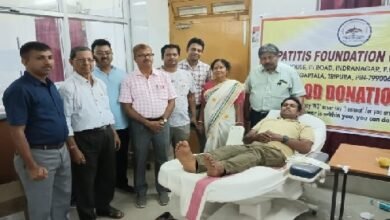 Photo of त्रिपुरा के हेपेटाइटिस फाउंडेशन का रक्तदान शिविर, हर दिन 110 यूनिट रक्त की होती है जरूरत, विशेषज्ञों ने जताई चिंता