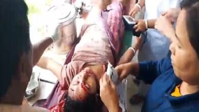 Photo of पति ने पत्नी को काटकर लहूलुहान कर ने के बाद जहर पीकर आत्महत्या करने की कोशिश