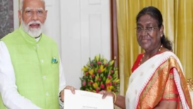 Photo of प्रधानमंत्री नरेंद्र मोदी ने राष्ट्रपति को अपना इस्तीफा सौंप दिया