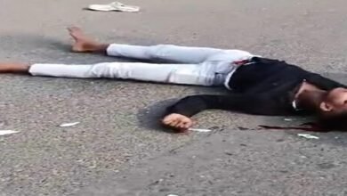 Photo of बाइक दुर्घटना में एक युवक गंभीर रूप से घायल हो गया