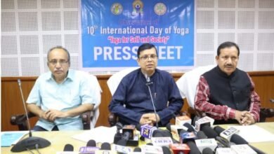 Photo of एक प्रेस कॉन्फ्रेंस में युवा और खेल मंत्री, हम्पानिया में अंतर्राष्ट्रीय मेला मैदान में कल अंतर्राष्ट्रीय योग दिवस का राज्यवार कार्यक्रम
