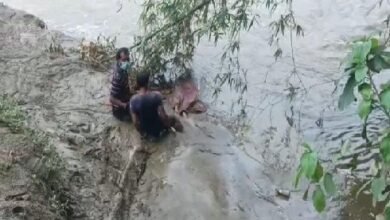 Photo of पोस्टमार्टम के बाद शव मनु नदी के पानी से बरामद हुआ