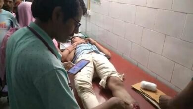 Photo of स्कूटी और बुलेरो की टक्कर में एक युवक गंभीर रूप से घायल हो गया