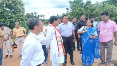 Photo of विभिन्न शिकायतें मिलने के बाद पूर निगम के मेयर वार्ड नंबर 36 के कई स्थानों का दौरा करने पहुंचे