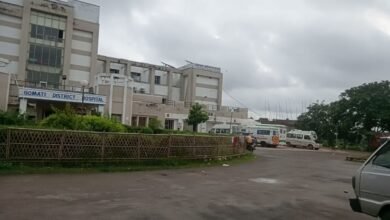 Photo of दो स्वास्थ्य कर्मियों पर मरीजों से दुर्व्यवहार का आरोप