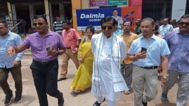 Photo of पूर निगम के मेयर और आयुक्त ने दुर्गा चौमुहानी बिपानी बिटान का दौरा किया, बकाया नहीं चुकाया तो दुकान किसी और को दे दी जायेगी.
