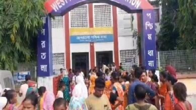 Photo of माफिया के खिलाफ जांच में पुलिस ने दो लोगों को गिरफ्तार किया है, बाद में परिजनों ने थाने  घेराव किया