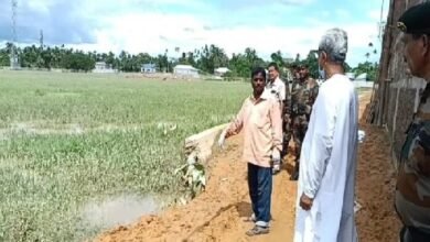 Photo of पूर्व मुख्यमंत्री ने बाढ़ प्रभावित राजधानी की श्रीलंकाई मलिन बस्तियों का दौरा किया