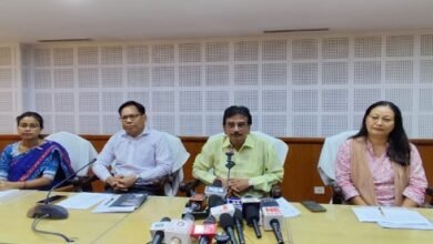 Photo of प्रेस कॉन्फ्रेंस में स्कूल शिक्षा विभाग के निदेशक ने कहा कि बाढ़ के कारण राज्य में 209 स्कूल क्षतिग्रस्त हो गये हैं