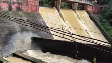 Photo of डंबूर बांध का जलस्तर अभी भी खतरे के निशान से ऊपर है, जिसके तीन गेट अभी भी खुले हैं