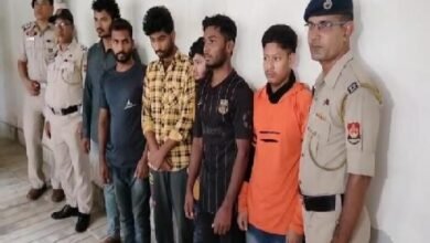 Photo of 5 बांग्लादेशियों के साथ एक दलाल गिरफ्तार