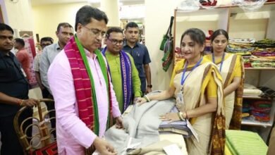 Photo of मुख्यमंत्री ने 7 अगस्त को राष्ट्रीय हथकरघा दिवस के अवसर पर प्रदेश के बुनकरों को बधाई दी